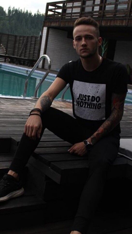  ,   Jonh, 32 ,   ,   , 