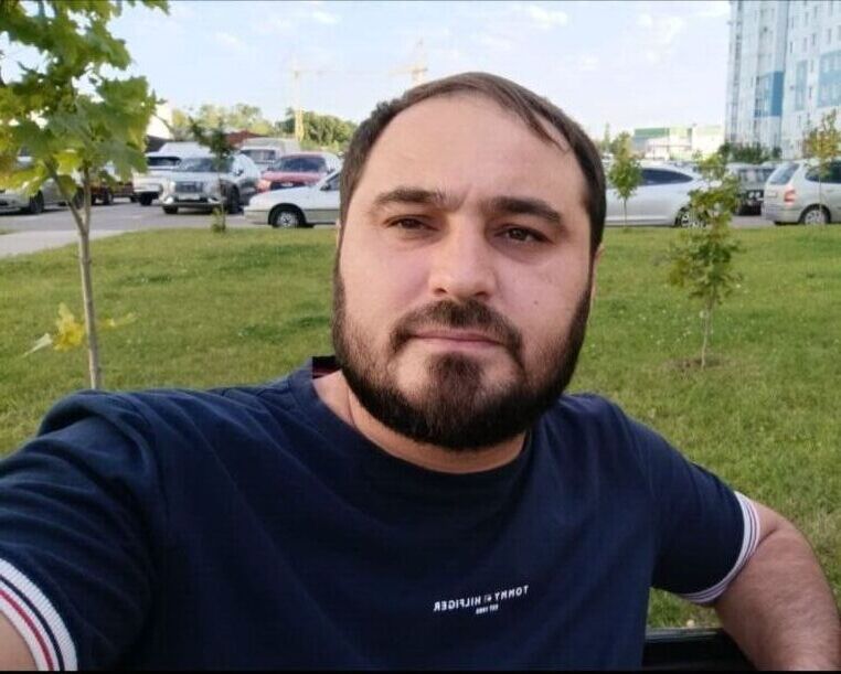  53815333  Xaliq, 38 ,    