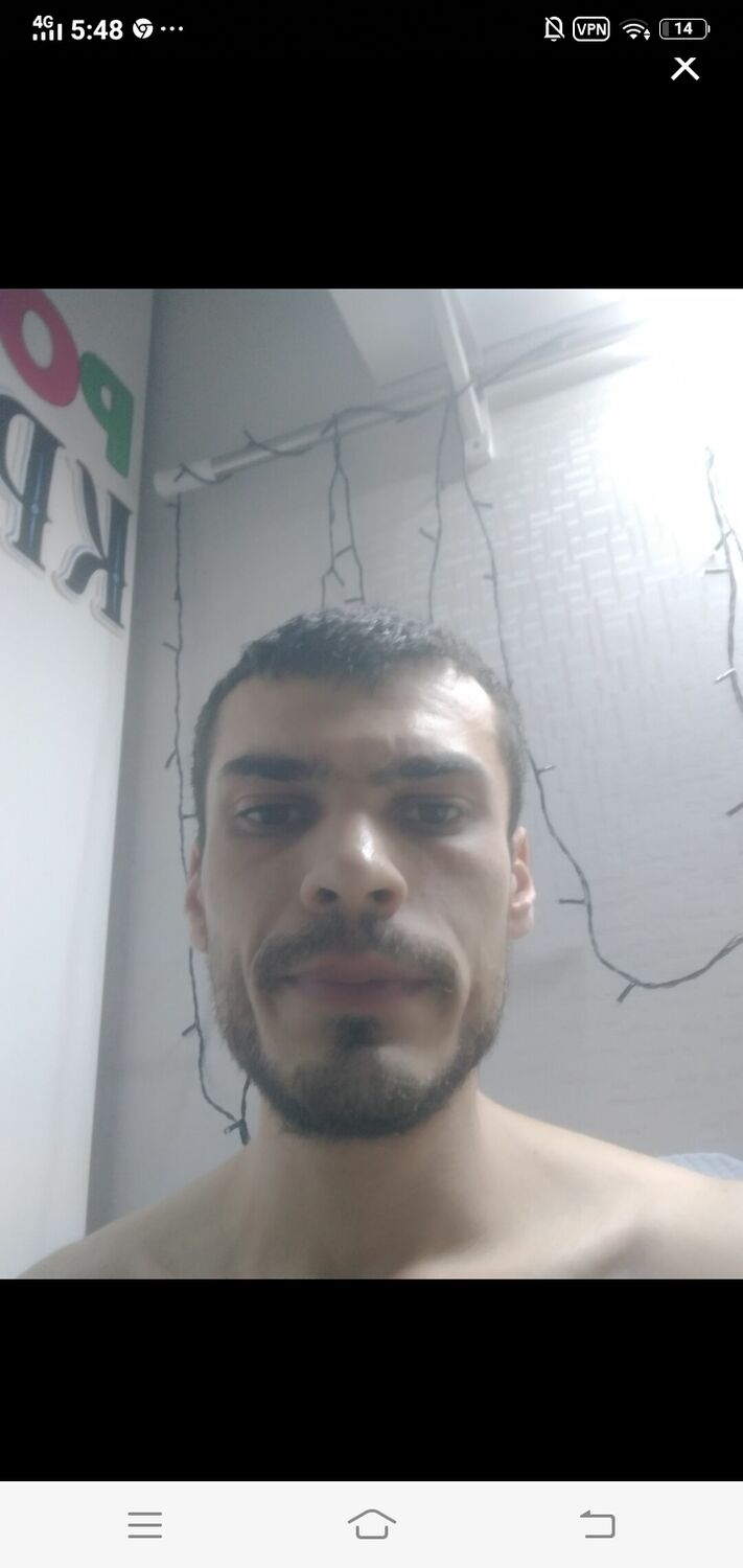  48484473  Robert, 28 ,    