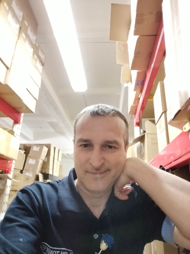  52026533  David, 47 ,    