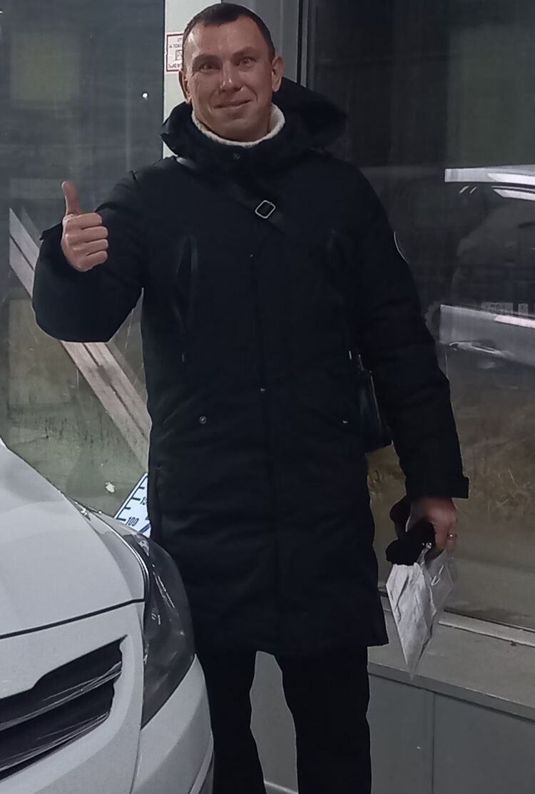  48968713  Mikhail, 41 ,    