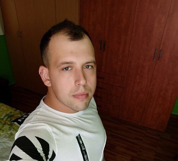  46871383  , 32 ,    