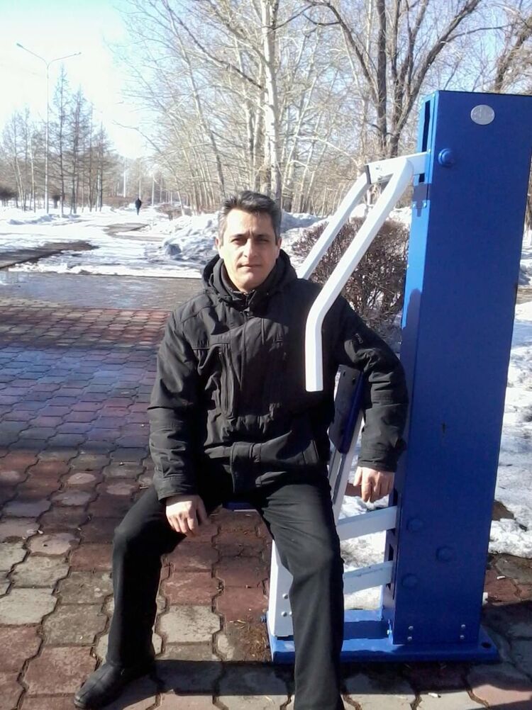  43863143  Barat, 52 ,    