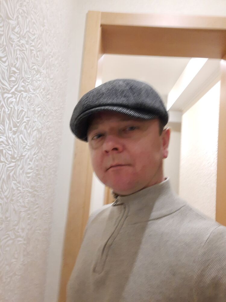  53894313  PAVEL, 39 ,    