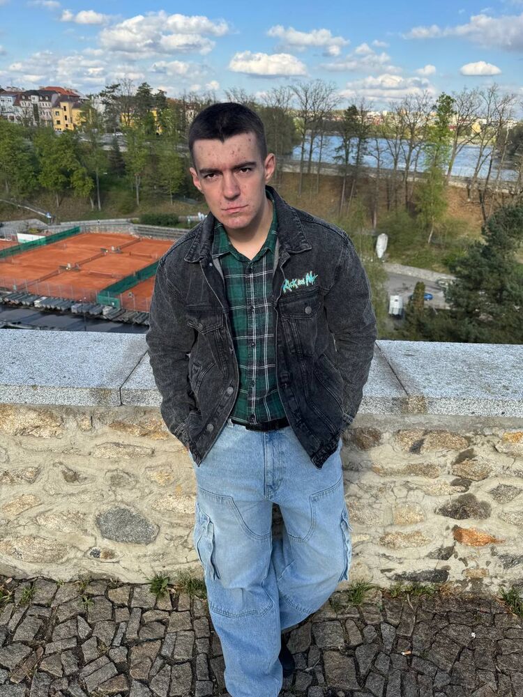  ,   Misha, 22 ,   ,   