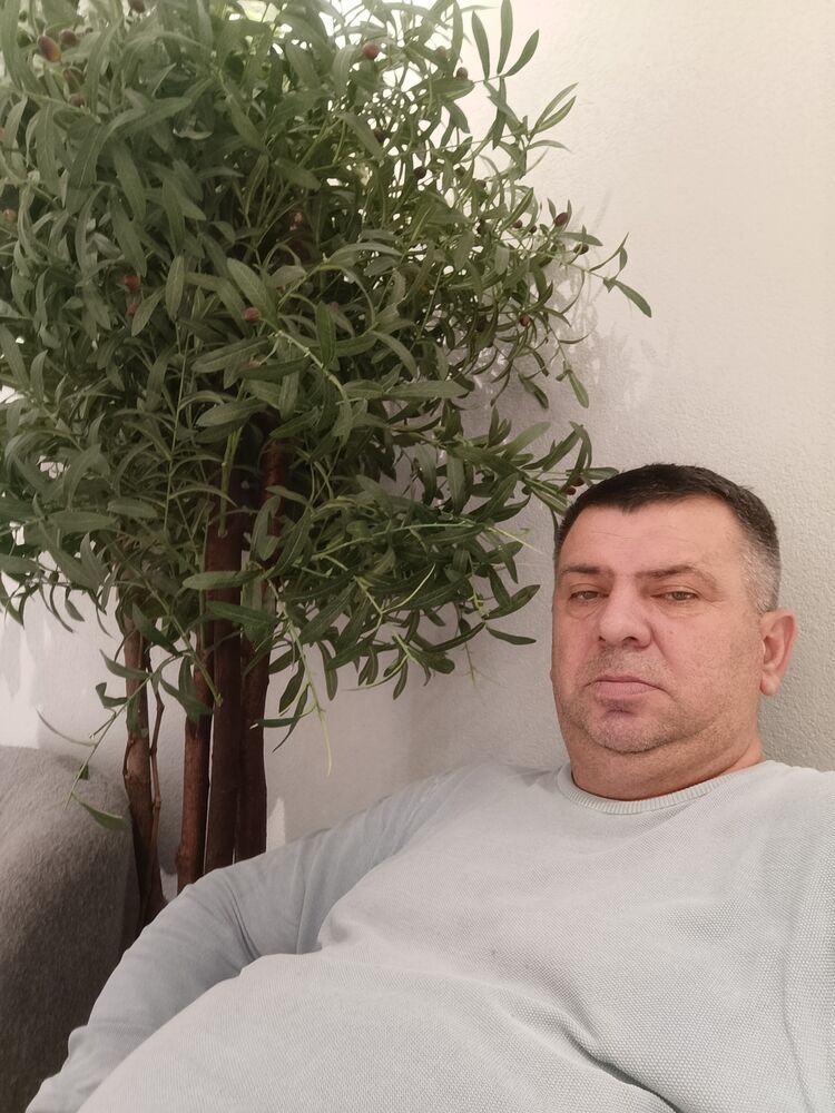  48858823  , 50 ,    