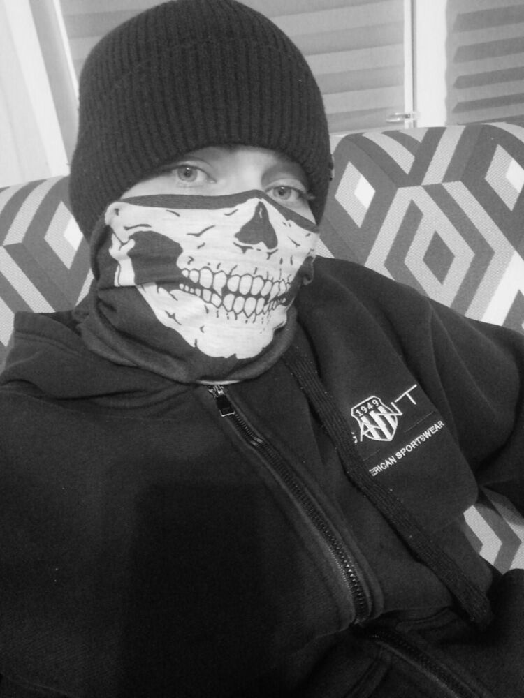  54553803  Daniel, 18 ,    