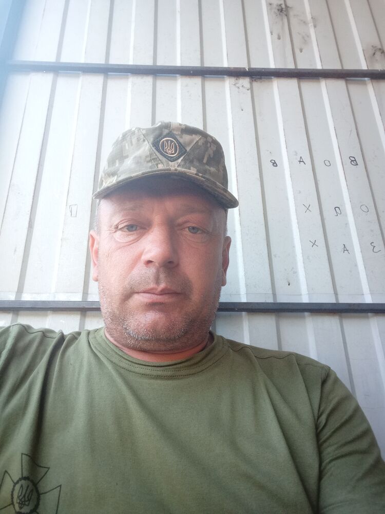  46198393  Valera, 48 ,    