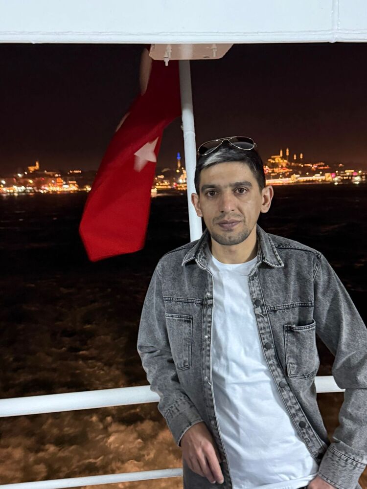  54519733  Amin, 38 ,    