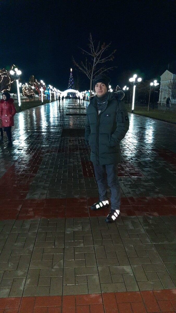  ,   Fahrik, 32 ,   ,   , c , 