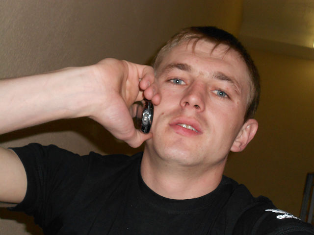  31798843  Denis, 37 ,    --