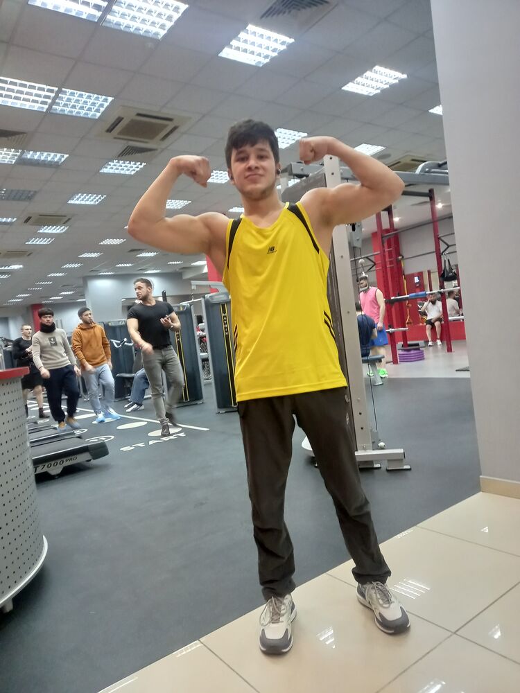  33654093  Azamat, 22 ,    