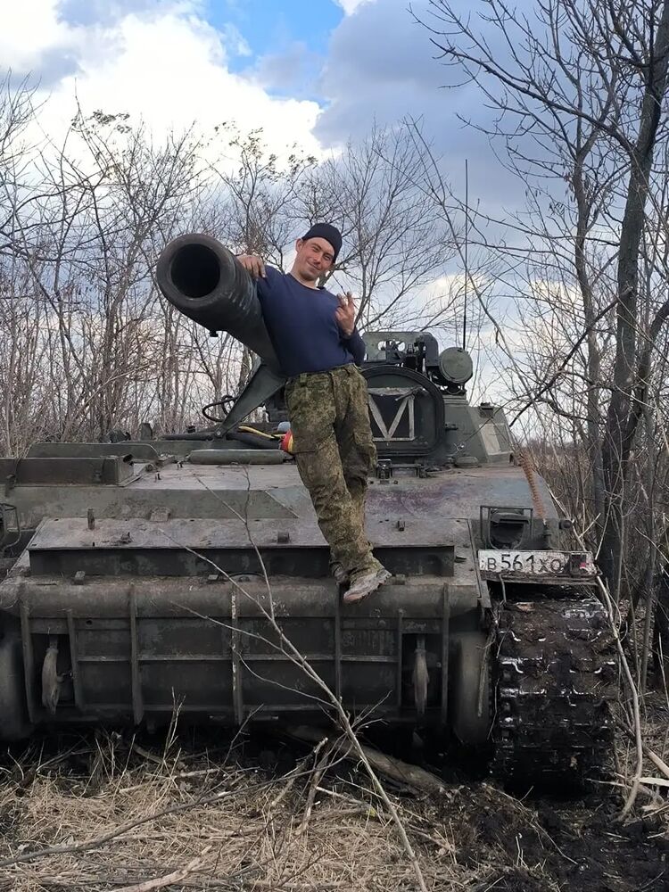  48030773  , 26 ,    
