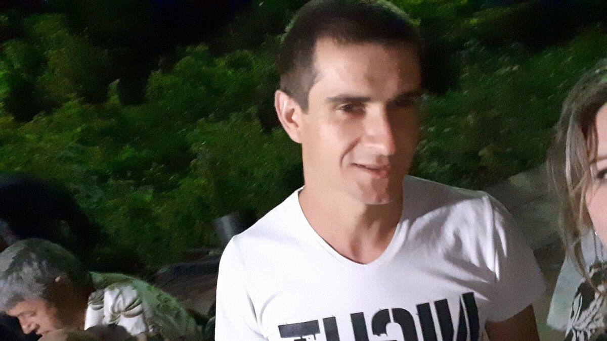  19091463  Andrei, 30 ,    
