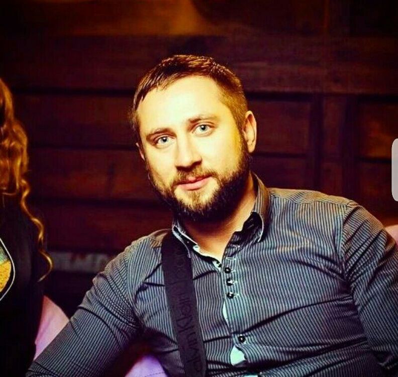  31136803  Alexander, 40 ,    