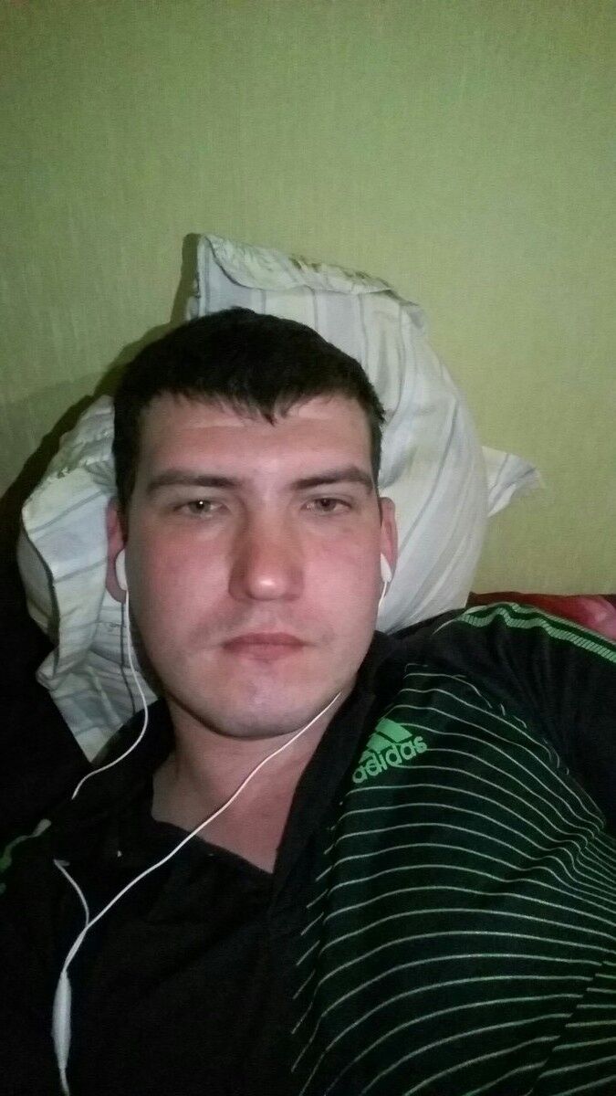  ,   Oleg, 32 ,  