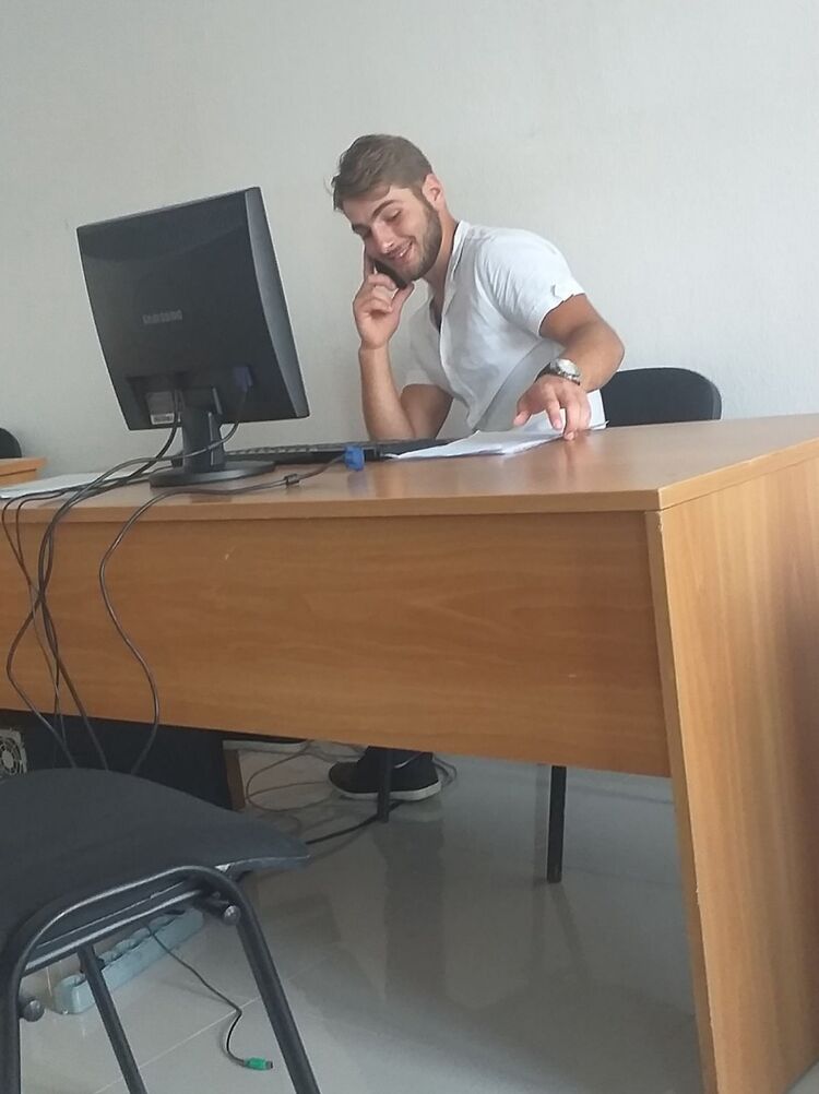  32691703  Inburgi, 27 ,    
