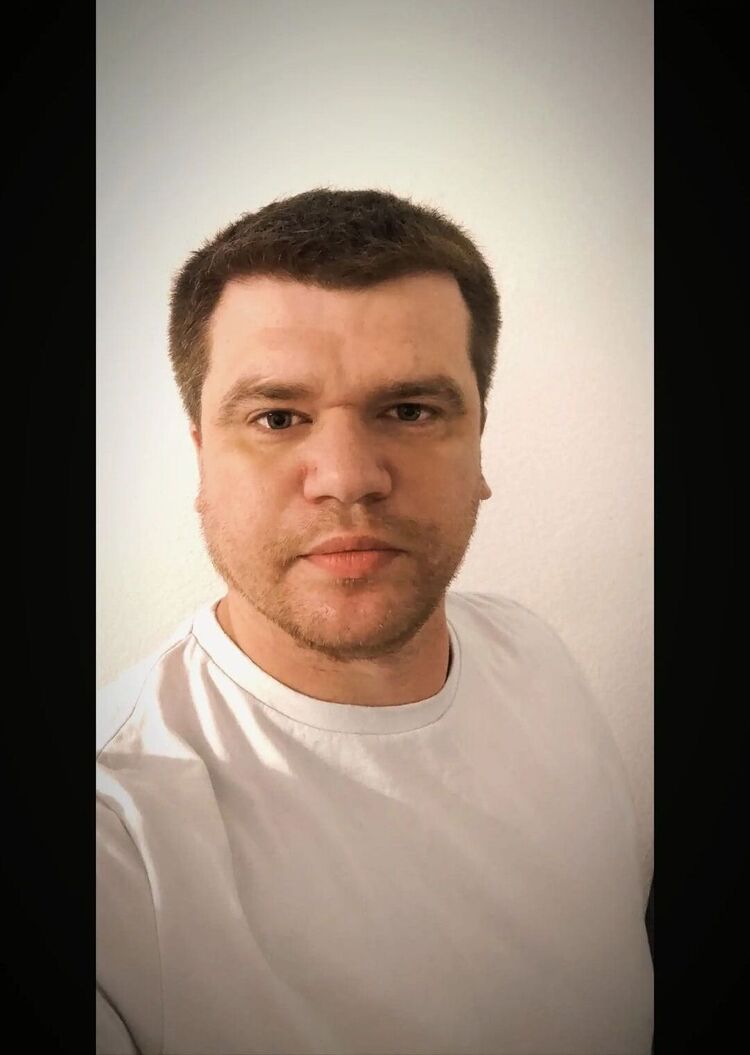  51795323  , 33 ,    