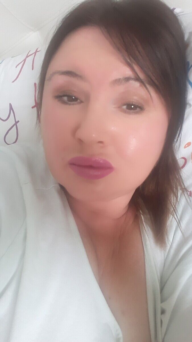  21974123  ELENA, 51 ,    