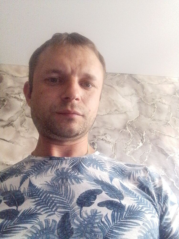  44358933  , 36 ,    