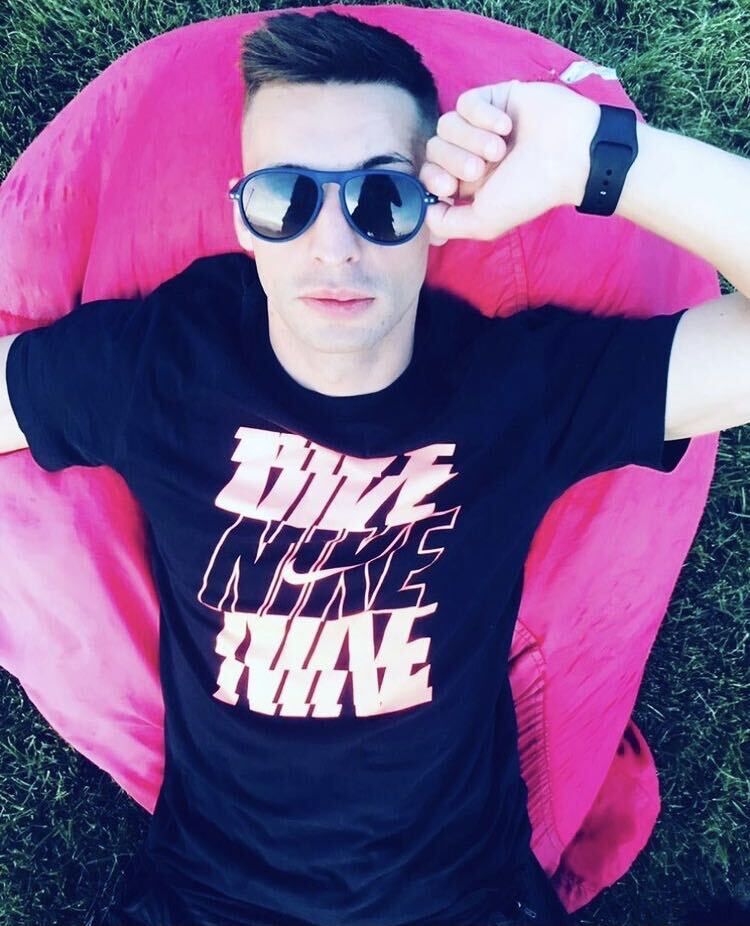 ���� 25737703 ������� �������, 33 ����, ���� ���������� � �����