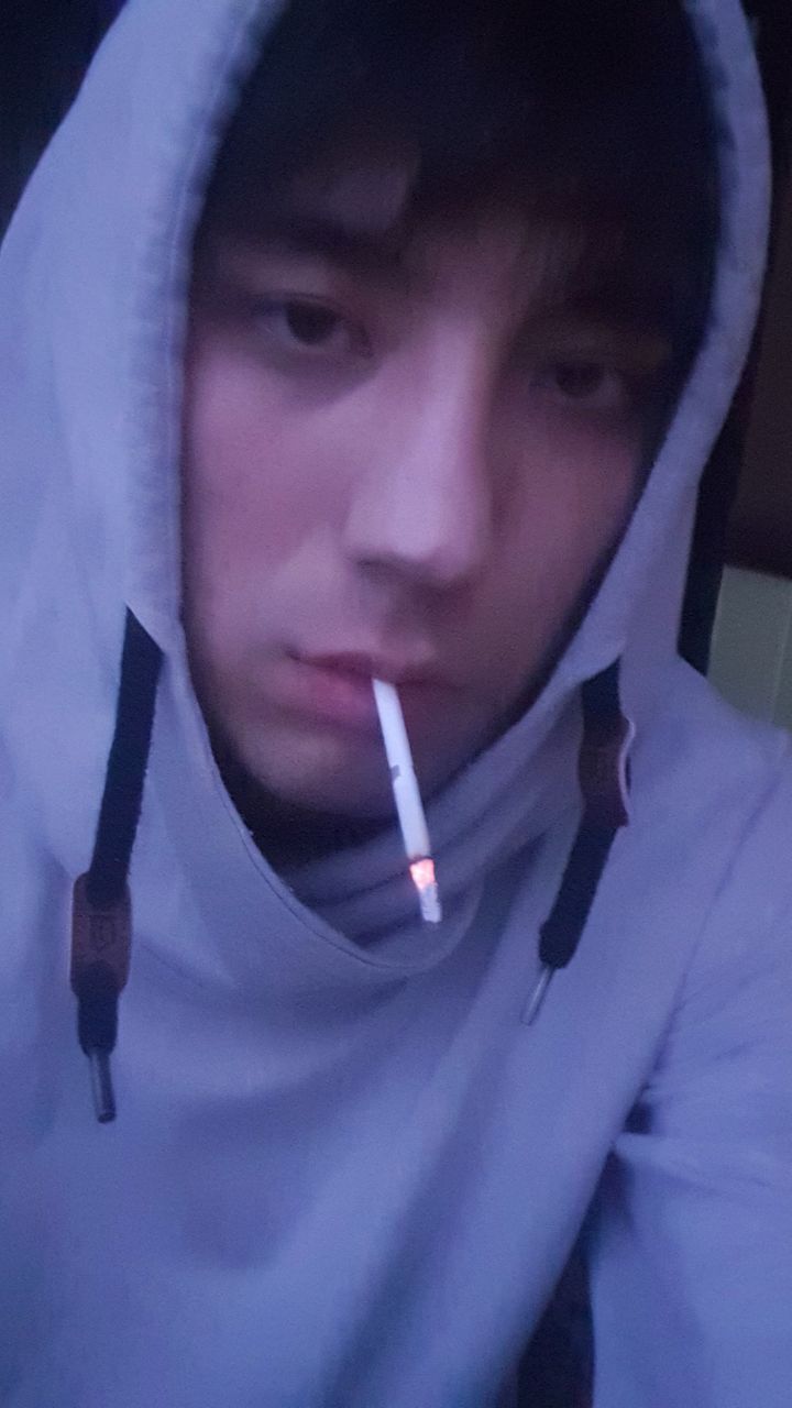  48986233  , 28 ,    