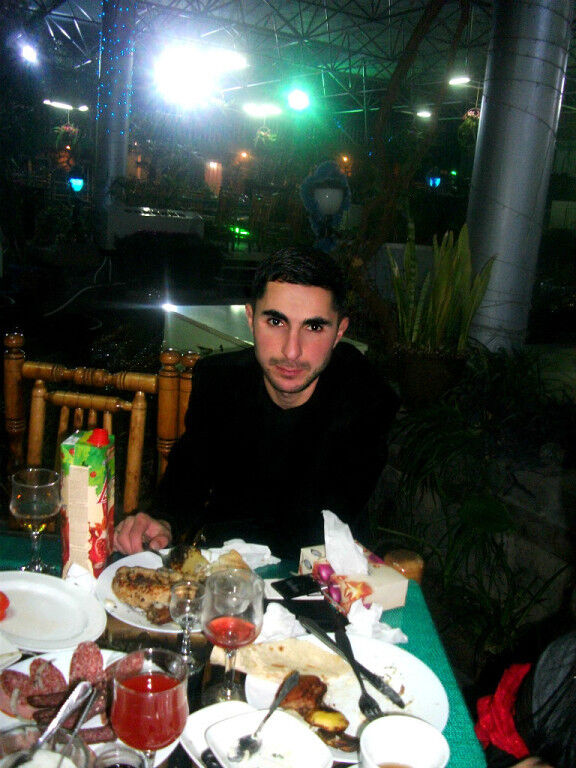  ,   ARMEN, 36 ,  