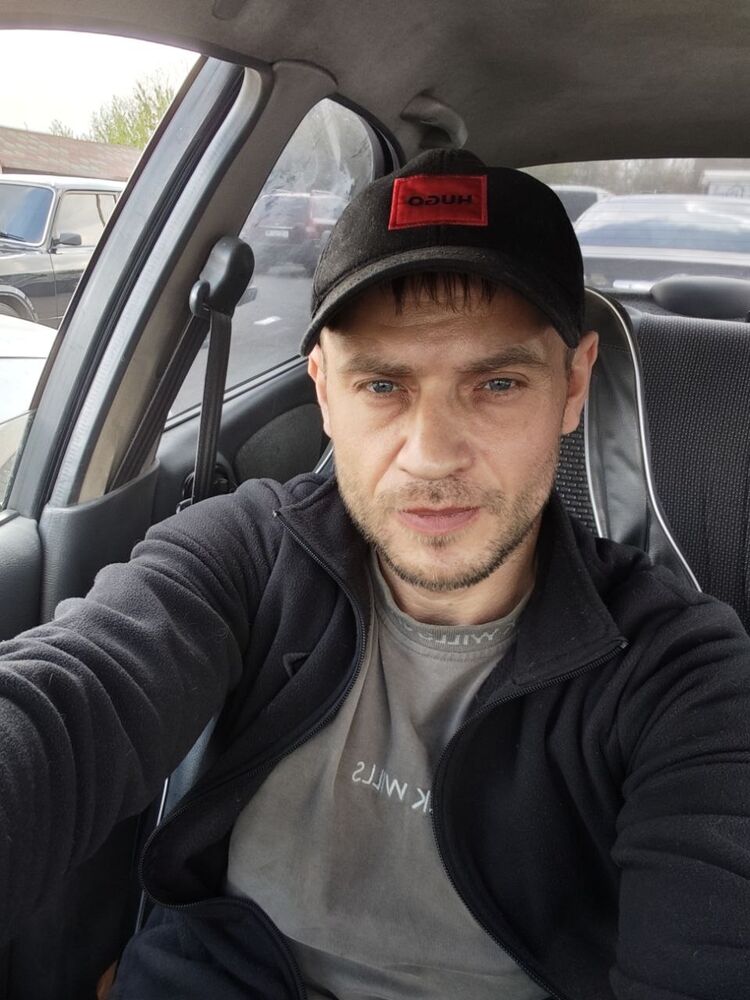  51101273  Jon, 35 ,    