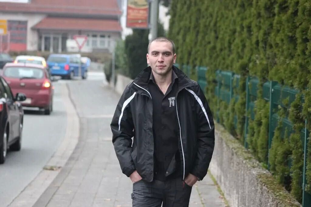  43333533  Giovanni, 36 ,    Niederdorf