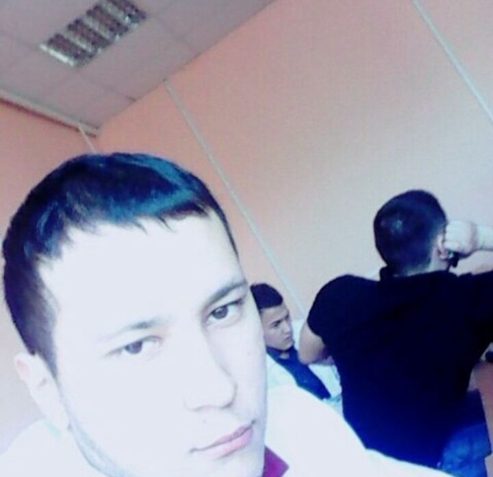  49797603  , 28 ,    