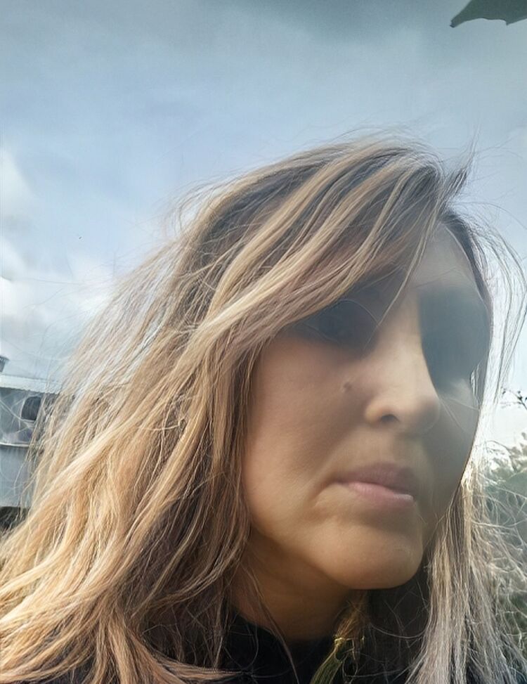  53386733  Lilia, 53 ,    