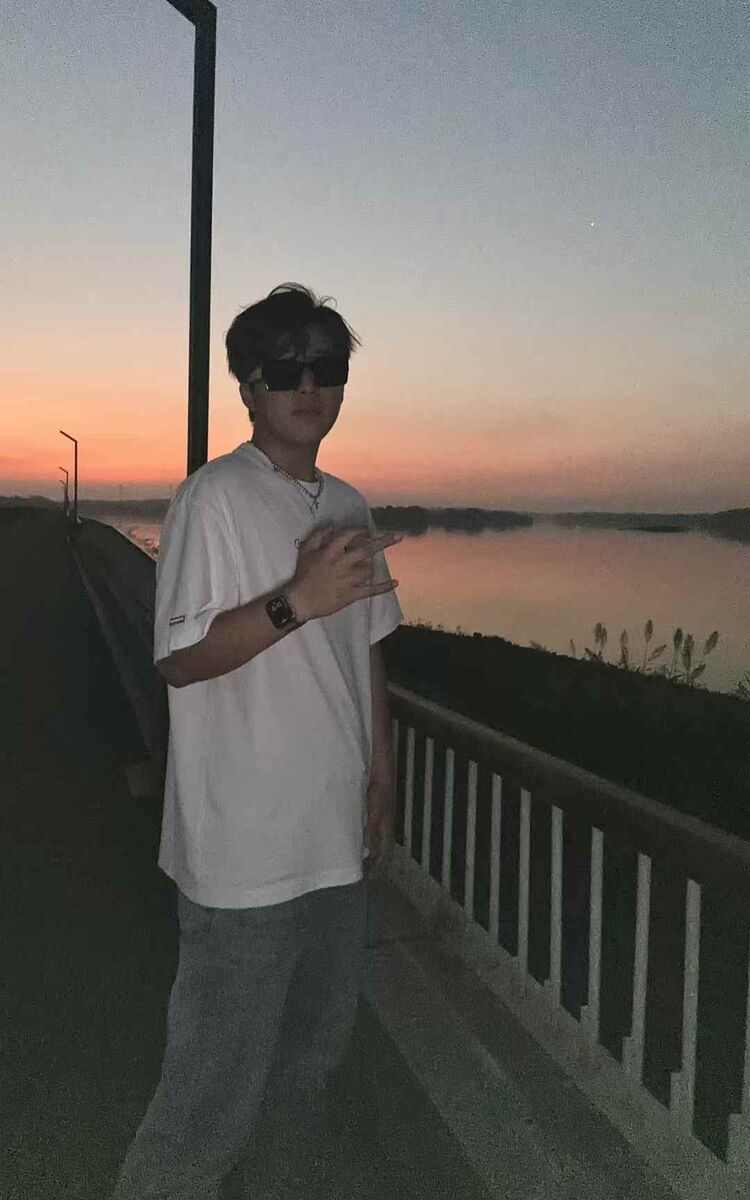  ,   Leon, 24 ,   ,   , c 