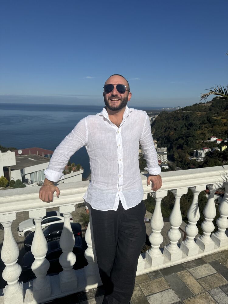  47284763  Giorgi, 29 ,    