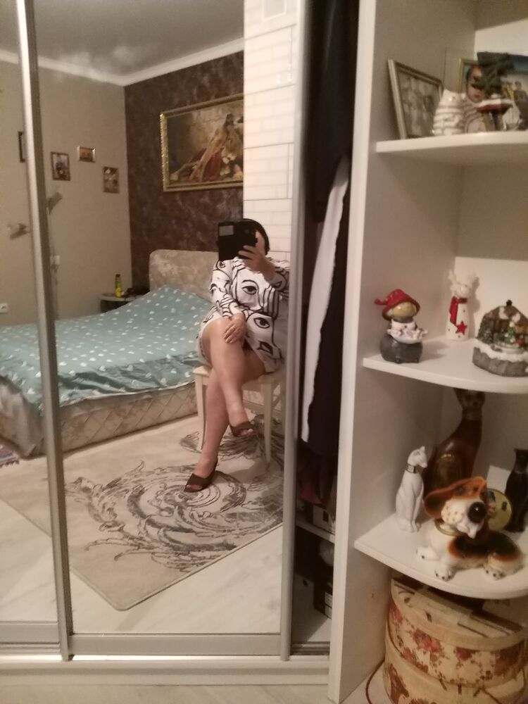  41667963  Tanusa, 56 ,    