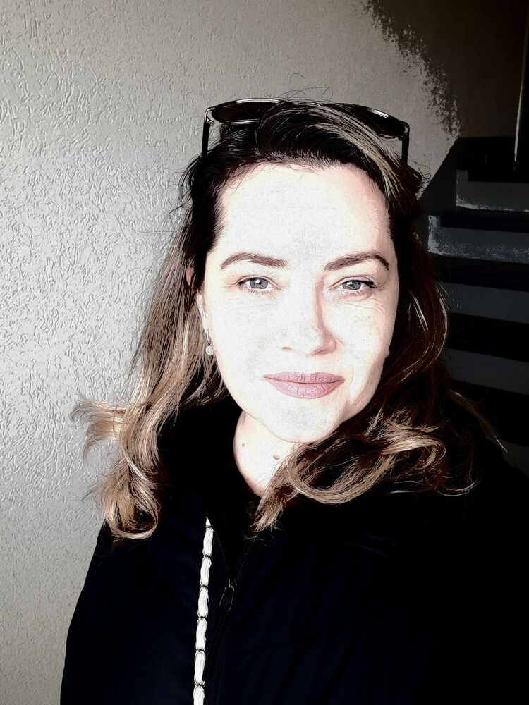  ,   Viktoriia, 47 ,     