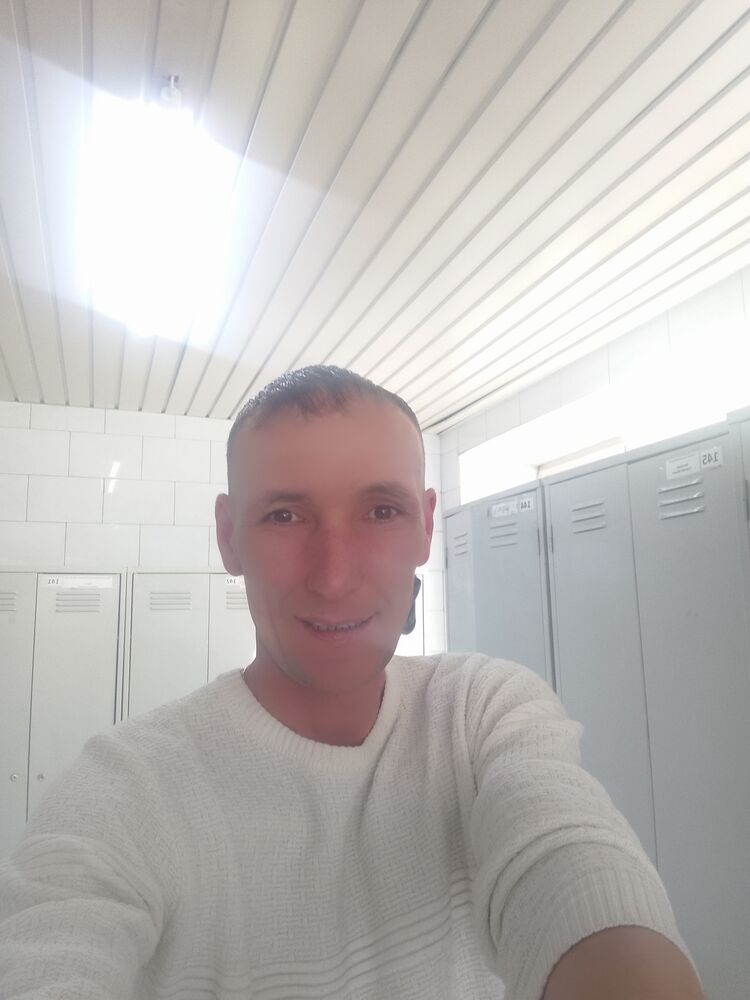  42432223  Alexander, 38 ,    