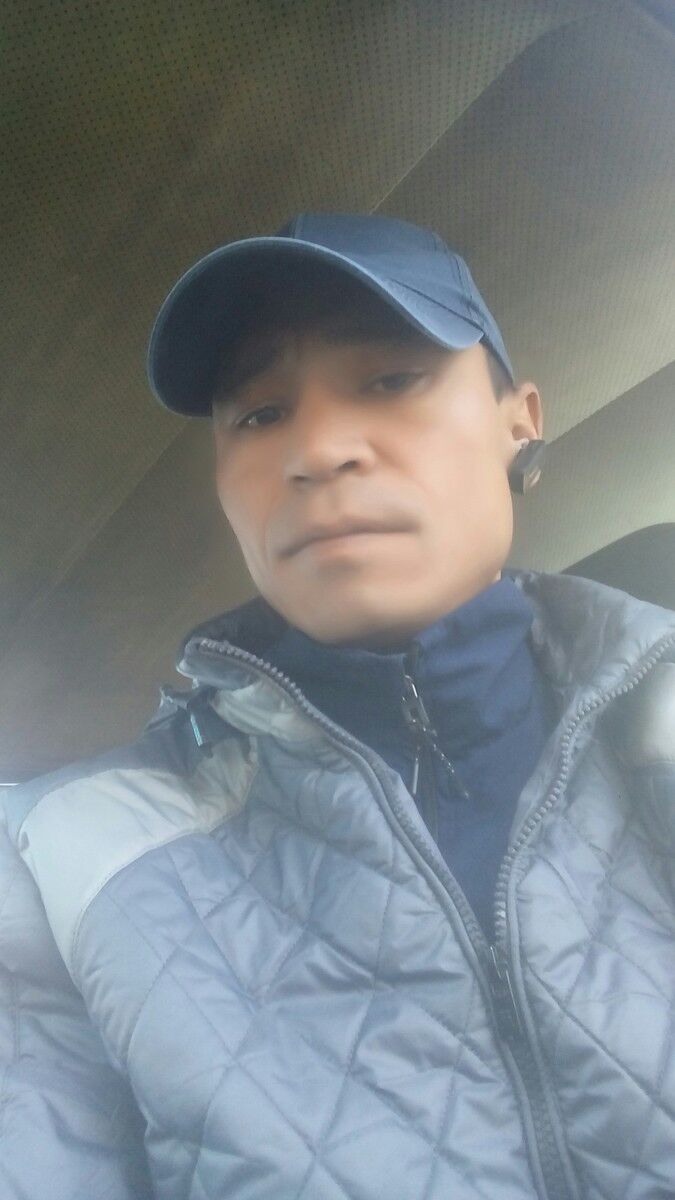  18104063  Sanaf, 46 ,    