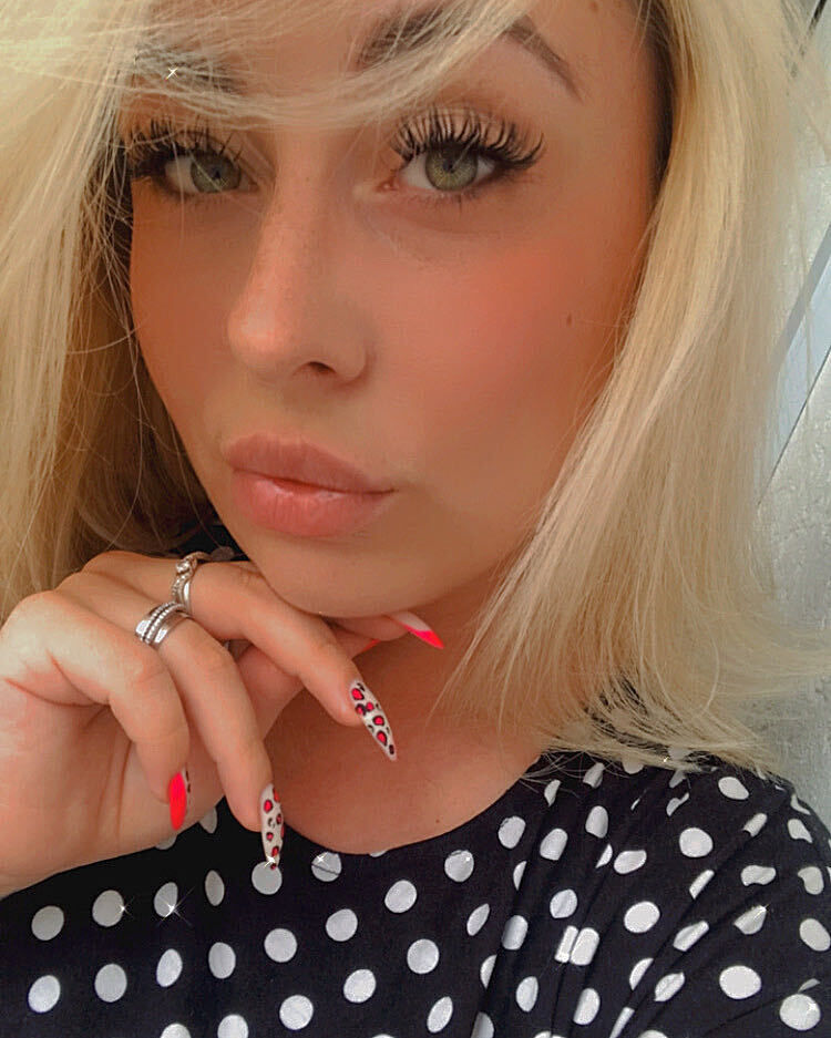  27225693  Anya, 30 ,    