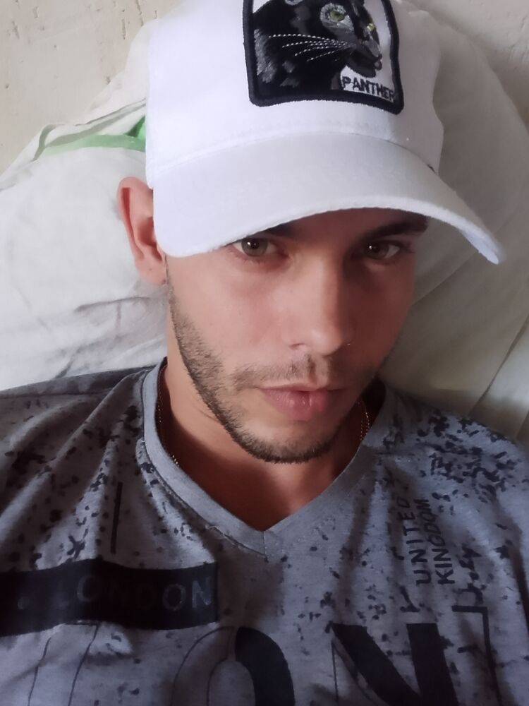  ,   Ricardo, 25 ,   ,   