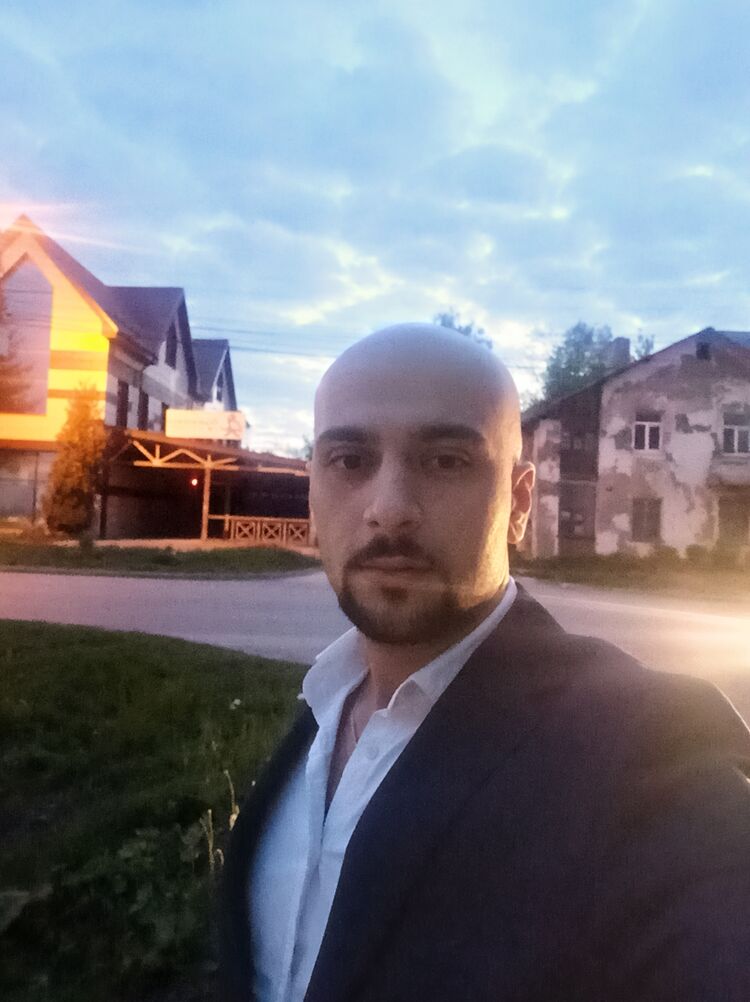  35684943  Mourad, 31 ,    