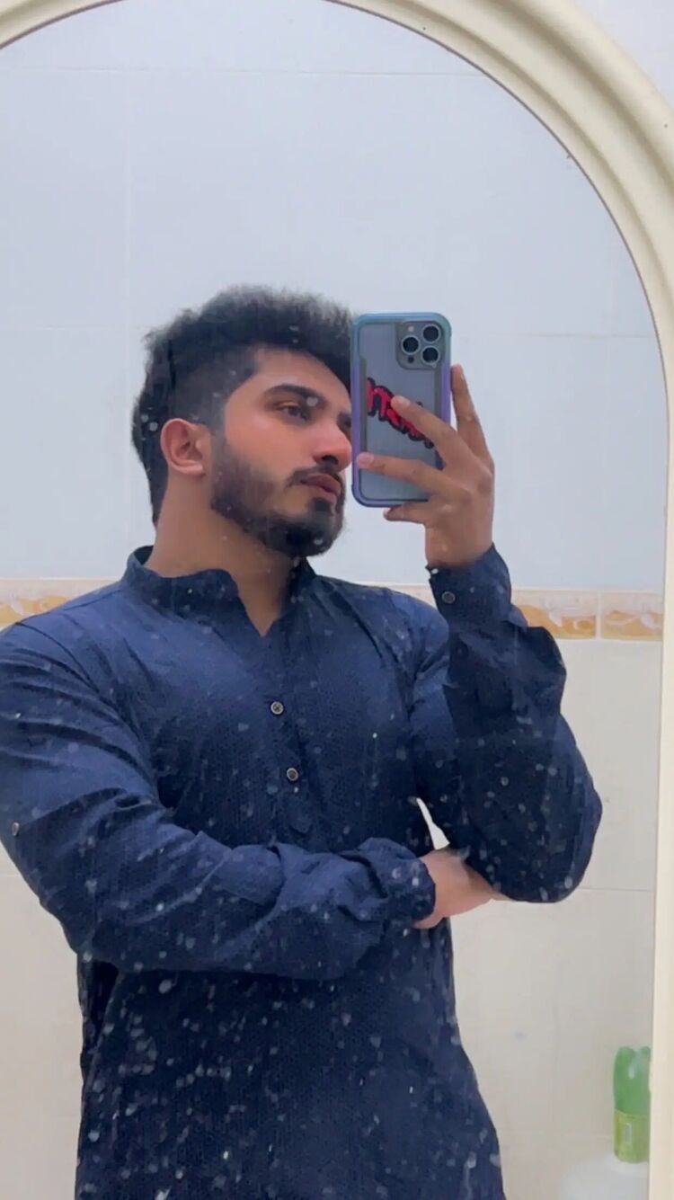  40920723  Suhaib, 28 ,    