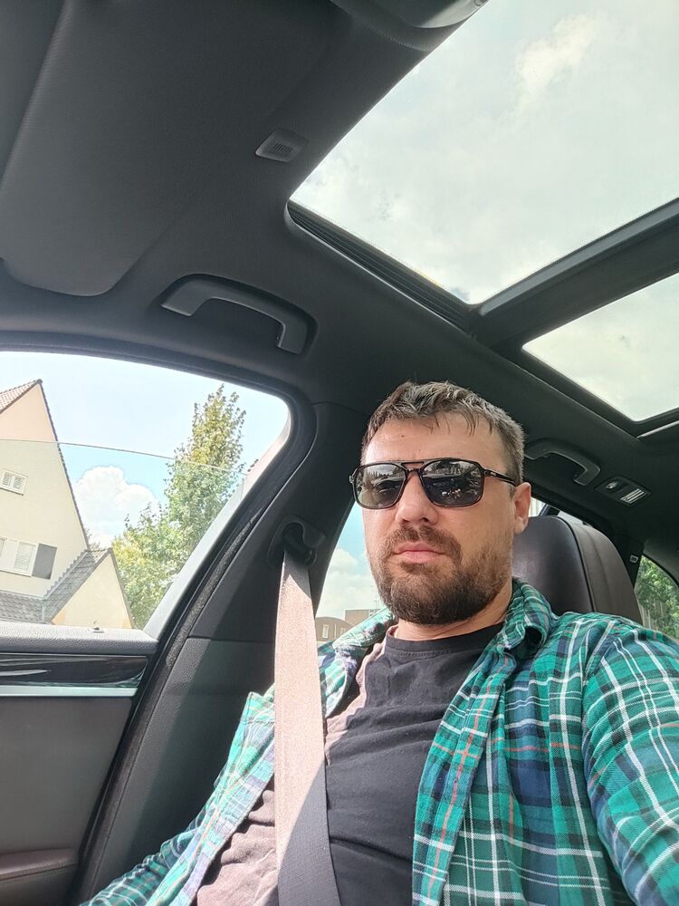  40207383  Alexandr, 35 ,    Vlodrop