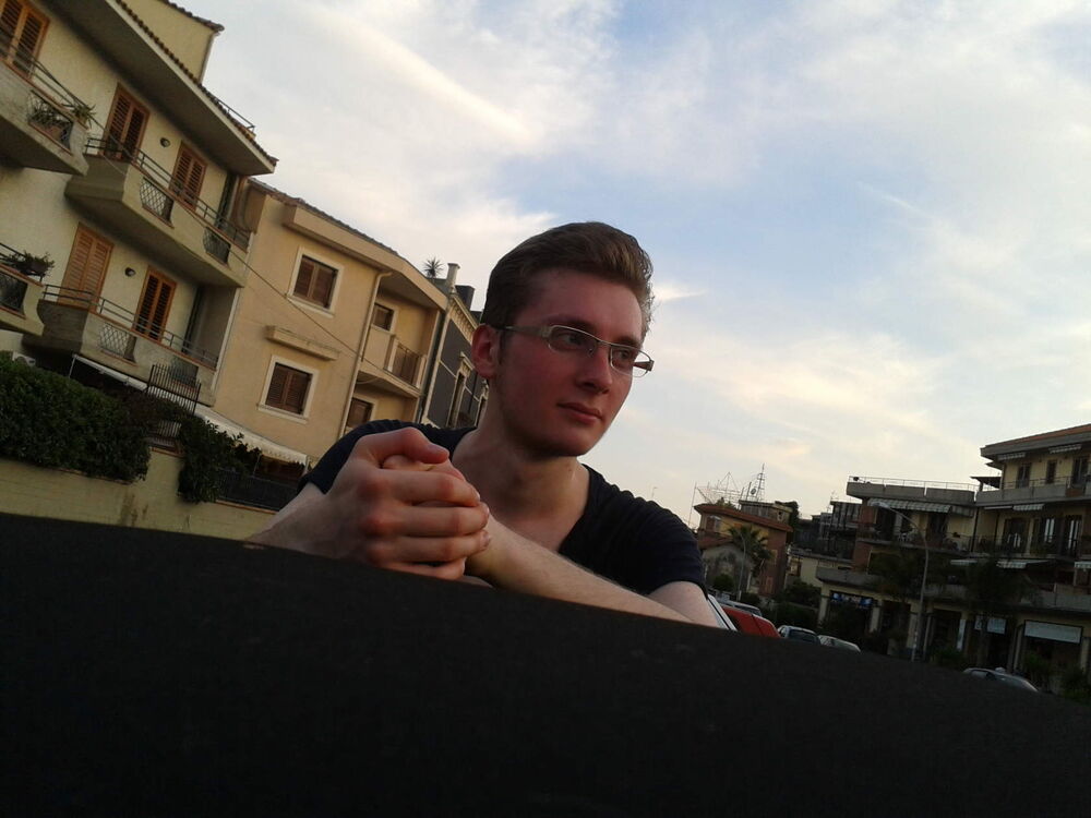  37521603  Jacob, 32 ,    Aci Bonaccorsi