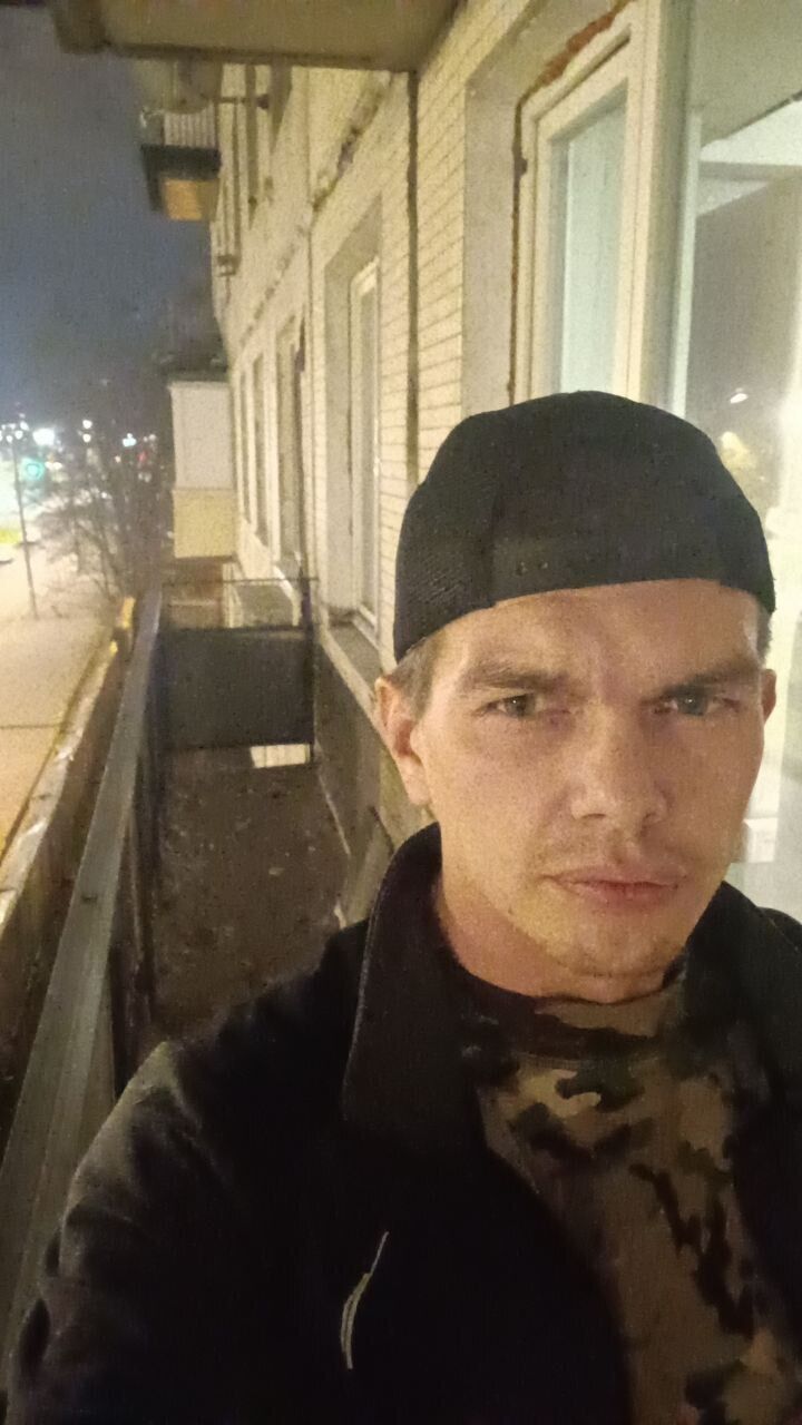  51483813  , 24 ,    -