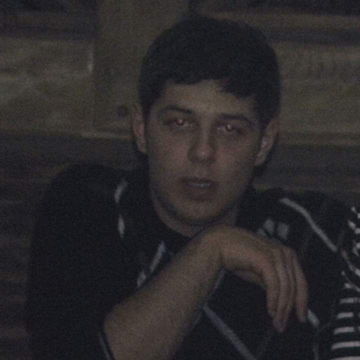  24048203  Luka, 33 ,    