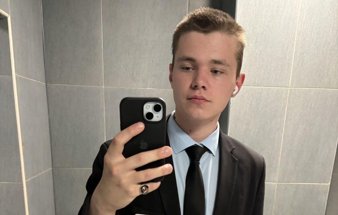  43352153  , 24 ,    -