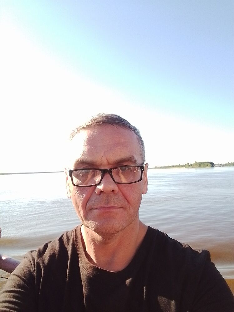  36987413  , 52 ,    