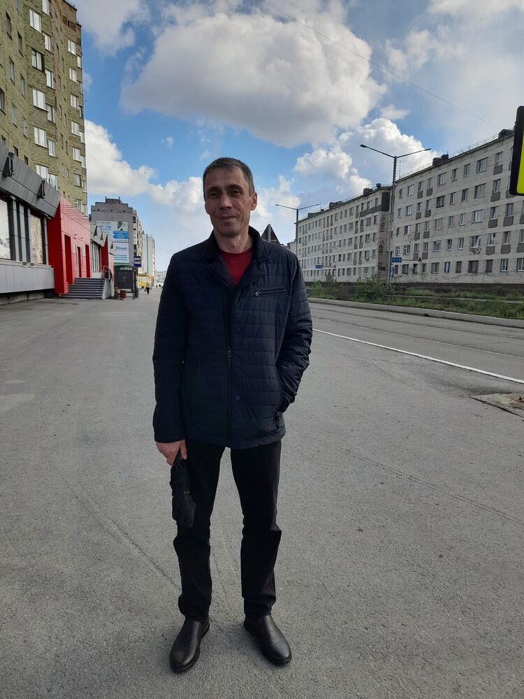 30220163  Evgeny, 49 ,    