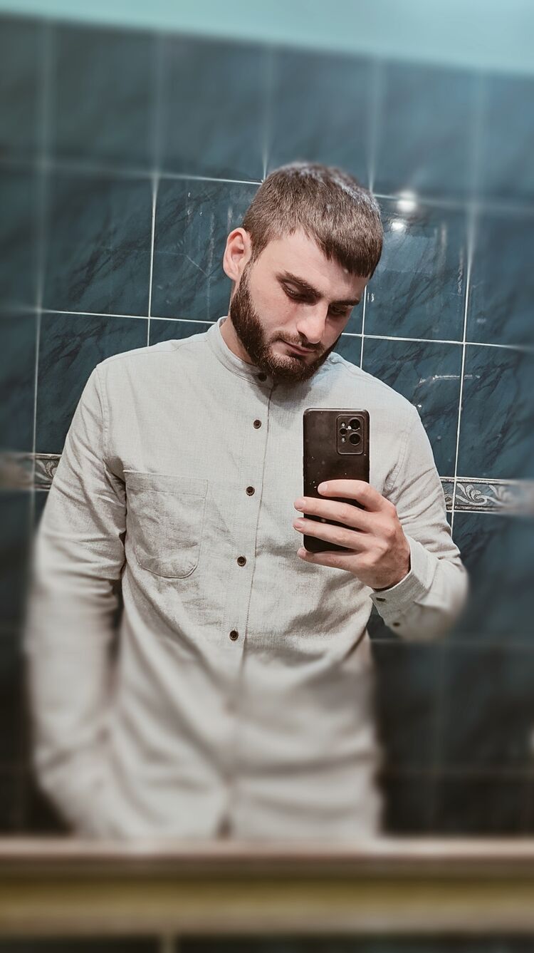  37637693  Tamik, 25 ,    