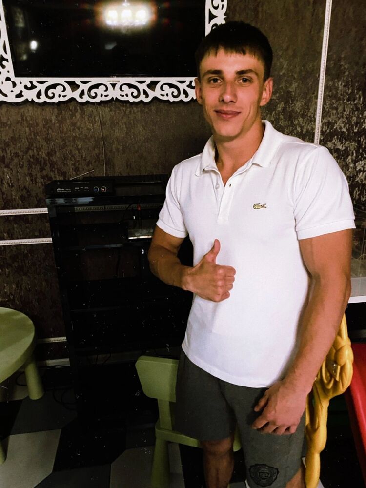  51208543  Alex, 32 ,    